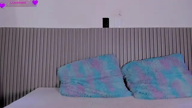 valentina lux online show from 6, 4, 2026