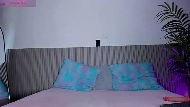 valentina lux online show from 1, 6, 2026