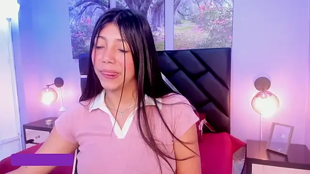 KimberlyVillaLobos online show from 24, 2, 2025