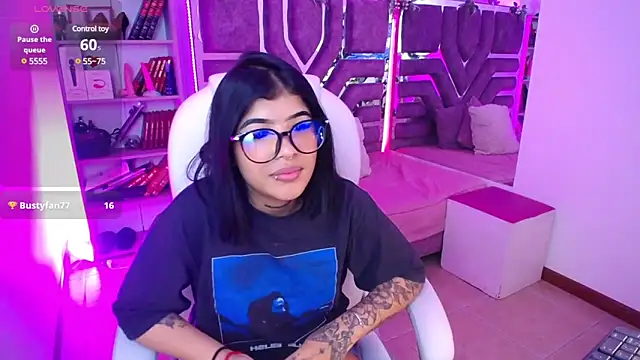 AliceWalker 11 online show from 3, 2, 2025