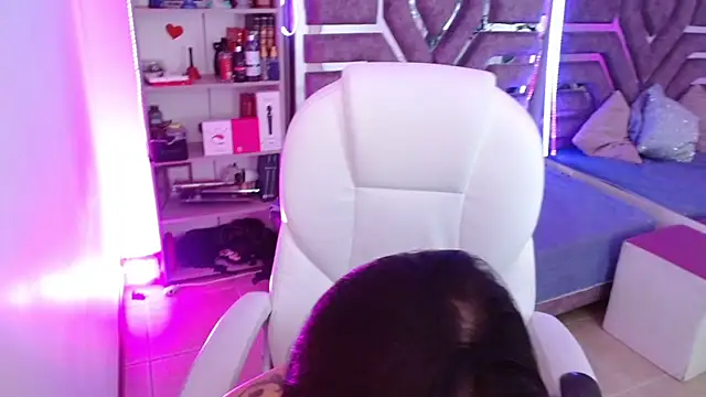 AliceWalker 11 online show from 3, 12, 2025