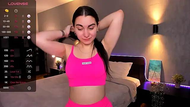 hannacheekss  online show from 24, 1, 2025