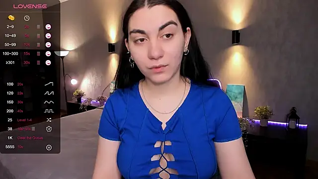 hannacheekss  online show from 4, 3, 2025