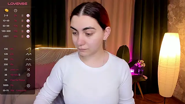 hannacheekss  online show from 24, 9, 2025