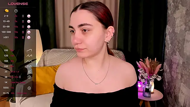 hannacheekss  online show from 11, 4, 2026