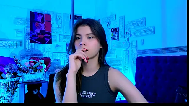 EvaThopson online show from 6, 3, 2025