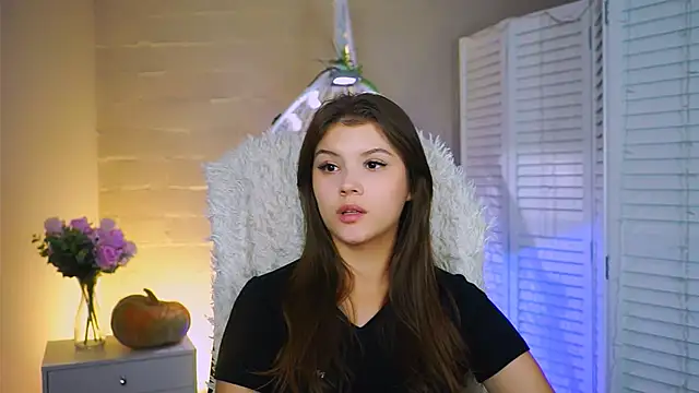 EvaThopson online show from 4, 11, 2025