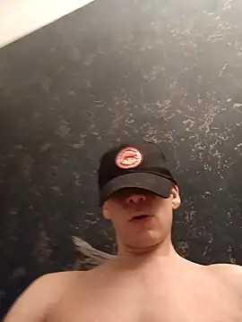 Snapshot of ElyasMatt chatting on 21, 1, 2025 ElyasMatt online show from 21, 1, 2025