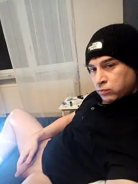 Snapshot of ElyasMatt chatting on 4, 11, 2025 ElyasMatt online show from 4, 11, 2025