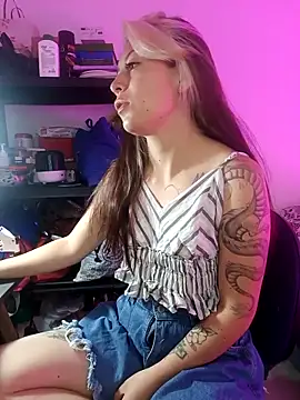 Snapshot of Tefannyy_ chatting on 8, 5, 2026 Tefannyy online show from 8, 5, 2026