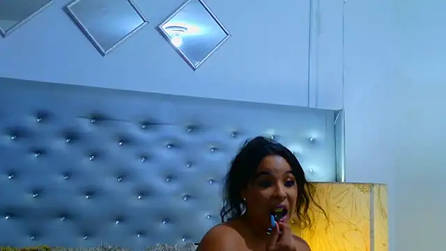 Snapshot of EileenBenzon chatting on 14, 7, 2026 EileenBenzon online show from 14, 7, 2026