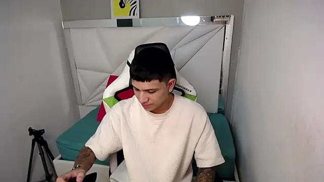 Brayan lopezz online show from 4, 7, 2026