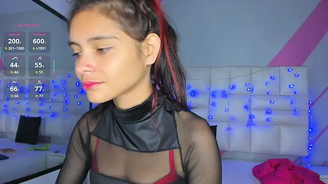 Snapshot of Salome_rouse1 chatting on 4, 10, 2025 Salome rouse1 online show from 4, 10, 2025