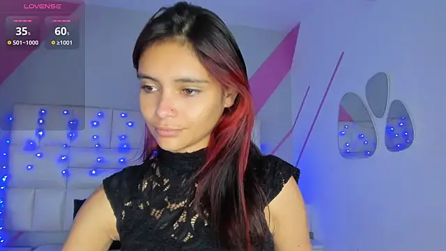 Snapshot of Salome_rouse1 chatting on 8, 10, 2025 Salome rouse1 online show from 8, 10, 2025