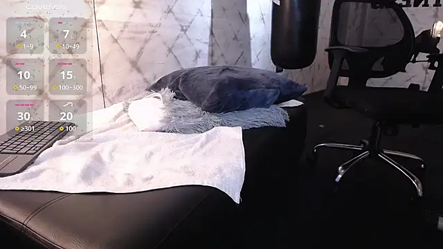 Snapshot of Edward_max chatting on 2, 3, 2026 Edward max online show from 2, 3, 2026