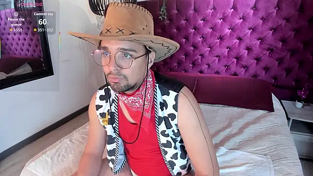 Snapshot of Edward_max chatting on 12, 4, 2026 Edward max online show from 12, 4, 2026