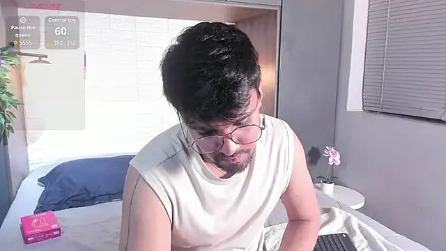 Snapshot of Edward_max chatting on 16, 4, 2026 Edward max online show from 16, 4, 2026