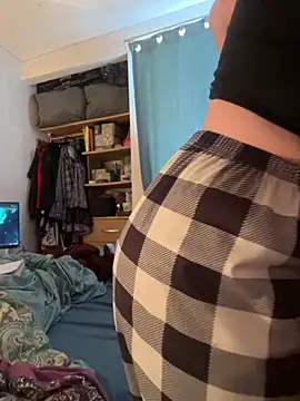 Nina-Chick777 online show from 4, 12, 2025