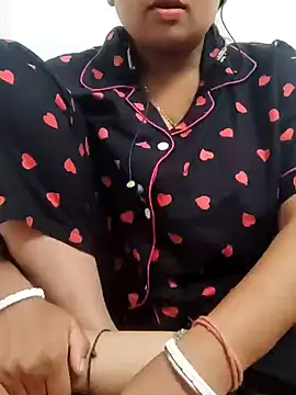 Snapshot of Priya_2222 chatting on 2, 1, 2025 Priya 2222 online show from 2, 1, 2025