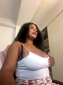 Snapshot of Michel_Jones chatting on 14, 11, 2025 Michel Jones online show from 14, 11, 2025