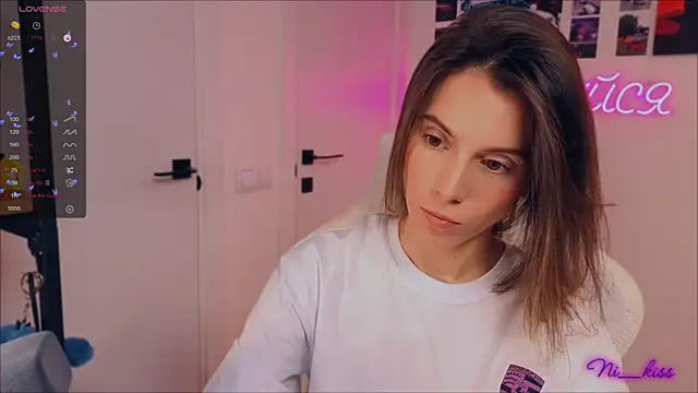 Snapshot of _ni_kiss chatting on 23, 9, 2025 ni kiss online show from 23, 9, 2025