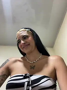 Hilary pinkk online show from 3, 3, 2025