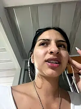 Hilary pinkk online show from 8, 10, 2025