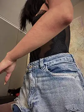 Hilary pinkk online show from 20, 11, 2025