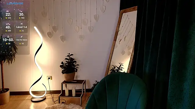 Snapshot of margeriTirell chatting on 4, 10, 2025 margeriTirell online show from 4, 10, 2025