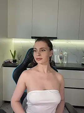 CurlyLara online show from 9, 4, 2026