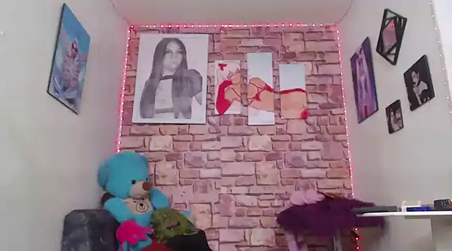 Snapshot of vixenxqueens chatting on 16, 3, 2025 vixenxqueens online show from 16, 3, 2025