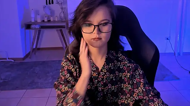 Elainebeness online show from 11, 12, 2024