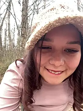 PoppyRobinson online show from 10, 12, 2024