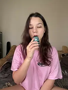 PoppyRobinson online show from 7, 1, 2025