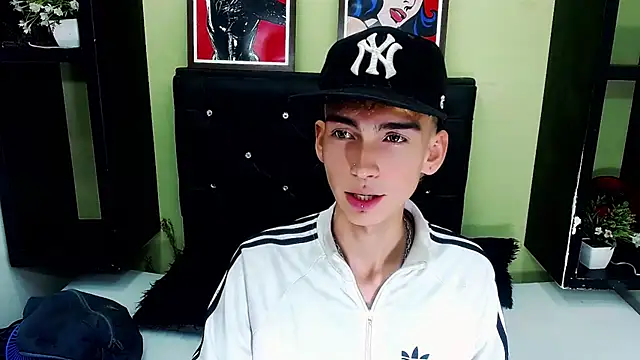 ttimy x boy online show from 8, 3, 2025