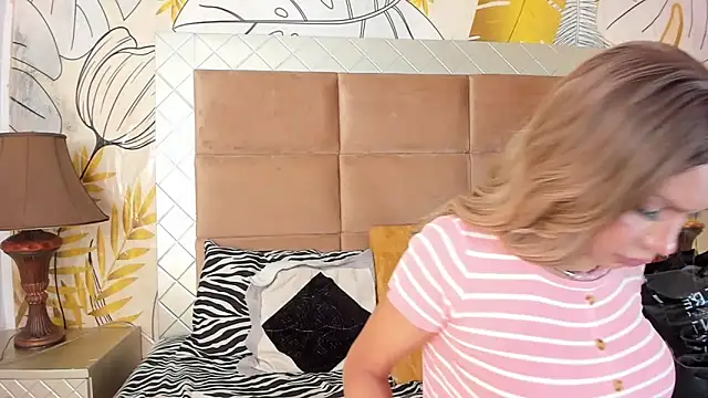 Snapshot of amazing_dolltsx chatting on 6, 12, 2024 amazing dolltsx online show from 6, 12, 2024