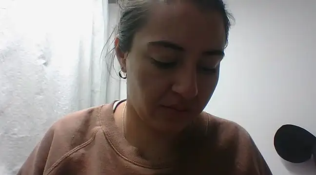 Snapshot of _karlie_kloss_ chatting on 4, 12, 2024 karlie kloss online show from 4, 12, 2024