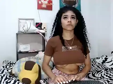 Snapshot of funny__queen chatting on 2, 12, 2024 funny queen online show from 2, 12, 2024