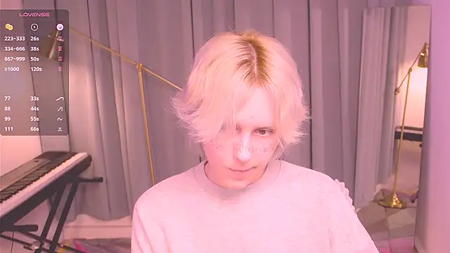 Snapshot of edward_holy chatting on 4, 12, 2024 edward holy online show from 4, 12, 2024