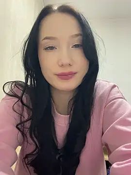 LeilaLow online show from 26, 2, 2025