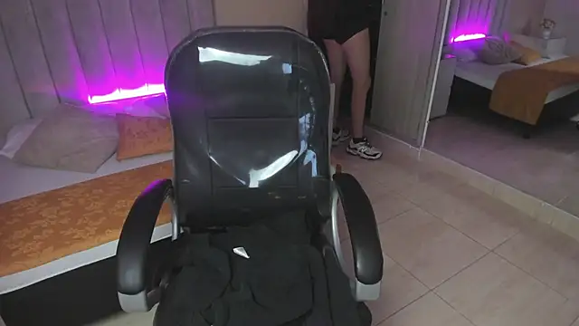 Charlotte Olsen  online show from 7, 4, 2026