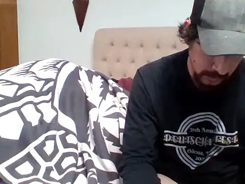 Curved4Pleasure online show from 4, 3, 2025