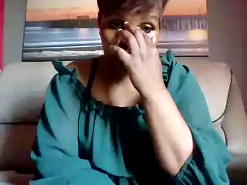 Snapshot of Honeybae82x chatting on 15, 12, 2024 Honeybae82x online show from 15, 12, 2024