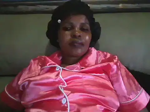 Snapshot of Honeybae82x chatting on 21, 12, 2024 Honeybae82x online show from 21, 12, 2024