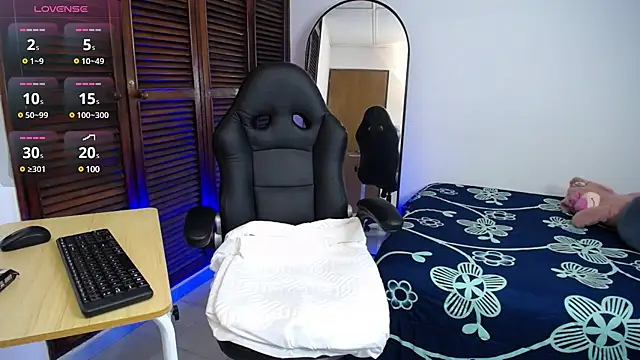 Snapshot of karoll_marquez chatting on 8, 2, 2025 karoll marquez online show from 8, 2, 2025