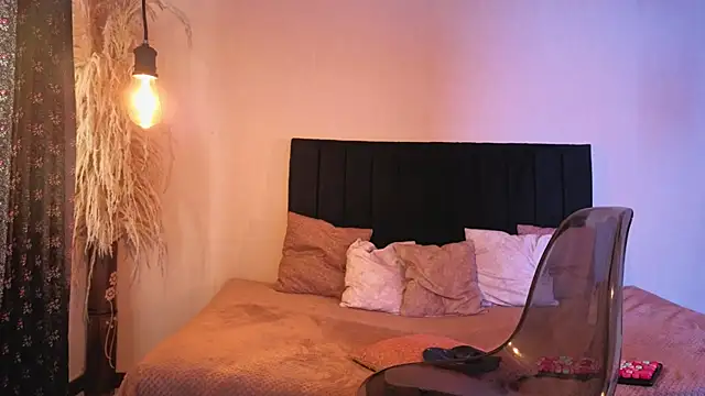 ChloeTurner  online show from 23, 9, 2025