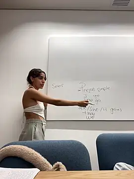 Katee Jones online show from 13, 3, 2025