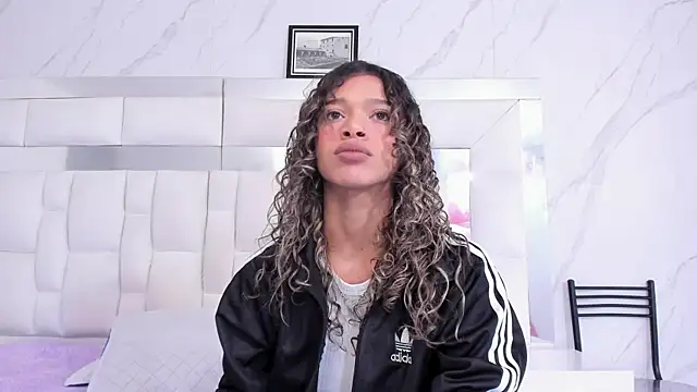 BritneyCollins online show from 18, 9, 2025