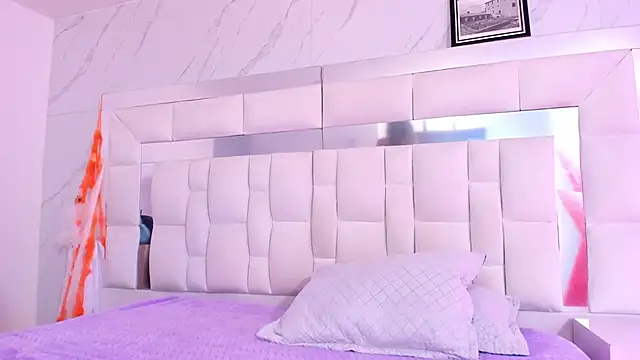 BritneyCollins online show from 23, 10, 2025