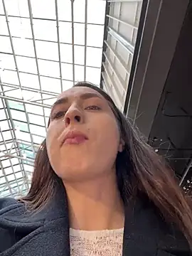 Holly Play online show from 15, 1, 2025